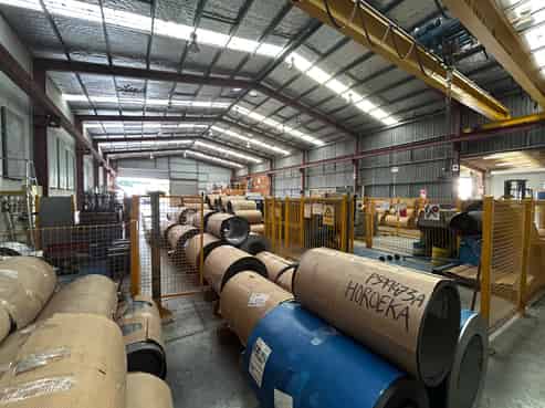 Clear Span Warehouse with Gantry Crane