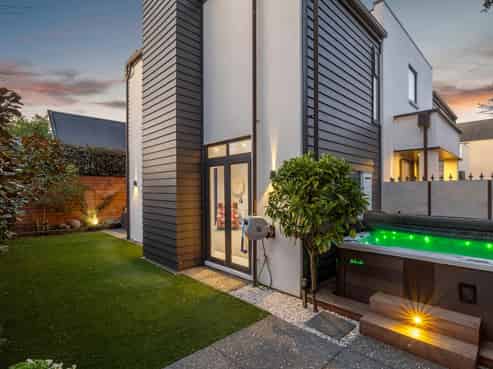 9 Rugby Street, Merivale