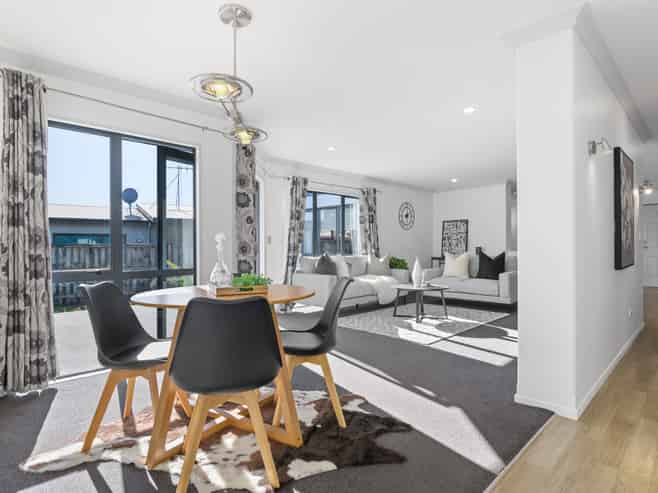 10 Portobello Way, Huntington
