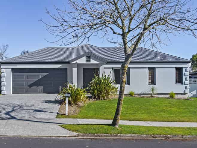 10 Portobello Way, Huntington
