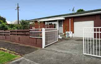 1/17 Woodward Rd, Mount Albert
