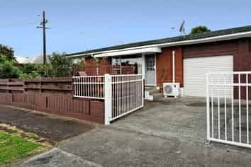 1/17 Woodward Rd, Mount Albert