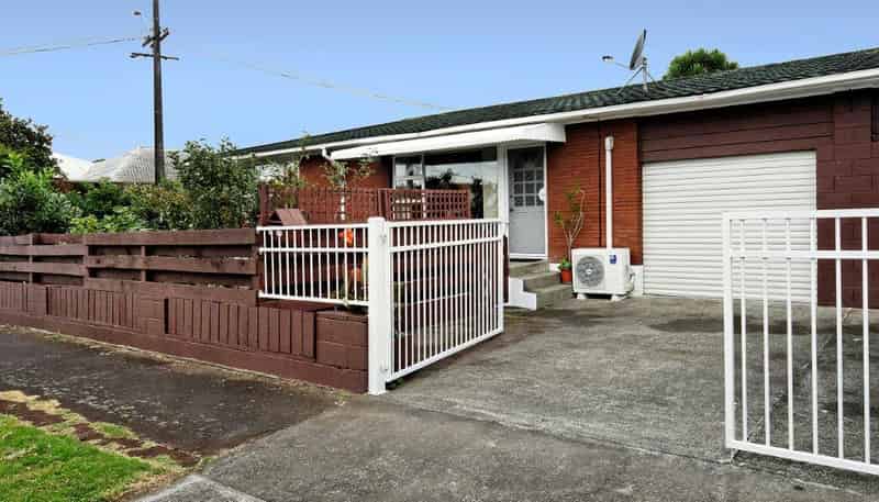 1/17 Woodward Rd, Mount Albert