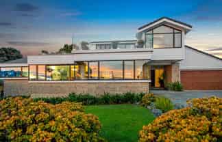 25 Queens Parade, Devonport