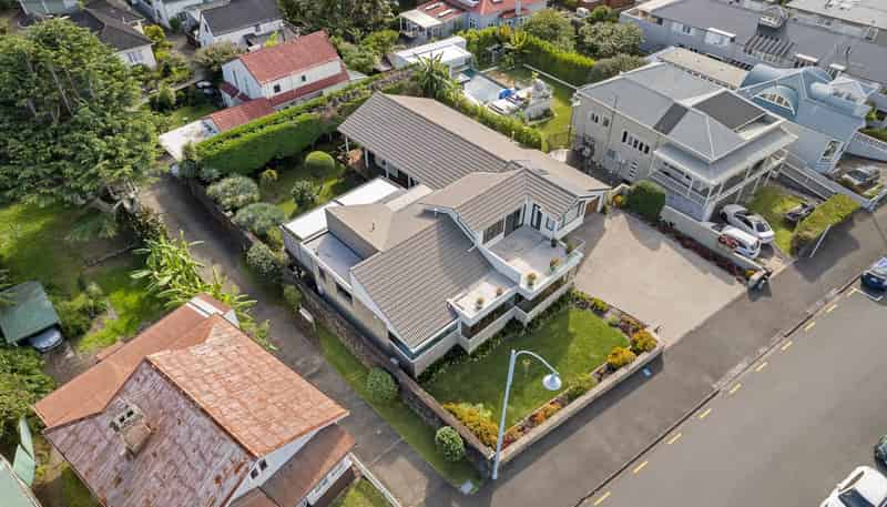 25 Queens Parade, Devonport
