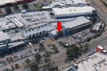 Medical space for lease - high profile, easy parking