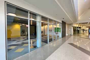 Medical space for lease - high profile, easy parking