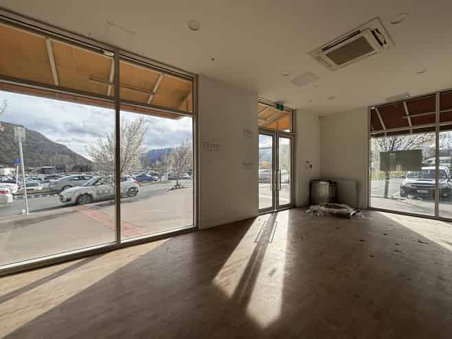 Key Corner Retail - Remarkables Park