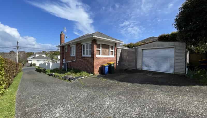 11a Belmont Tce, Milford