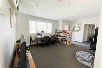 11a Belmont Tce, Milford