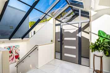 10 Cadiz Lane, Mount Pleasant