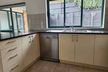 3 Boeing Place, Goodwood Heights