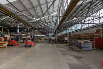 2 Adjoining Large Warehouse & yard in Brewtown Complex
