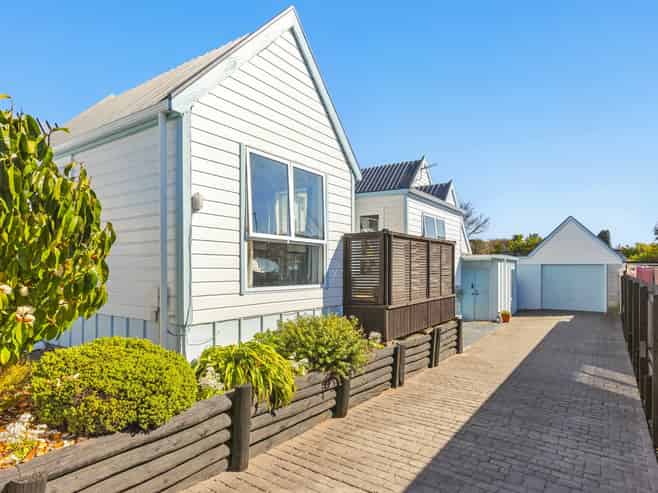 13 Walton Road, Paraparaumu Beach