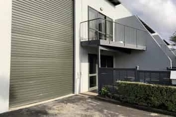 2/14 Airborne Road, Albany
