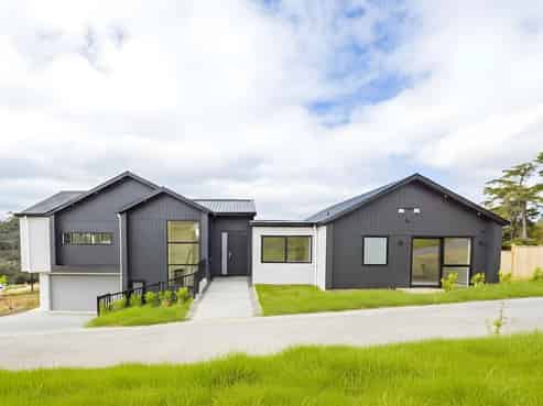 30 Awanui Road, Red Beach