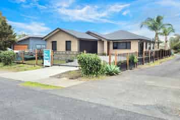 43B Springs Road Parakai, Parakai