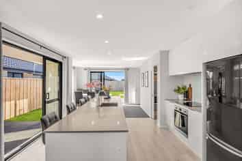 13 Nathaniel Archer Street, Ravenswood