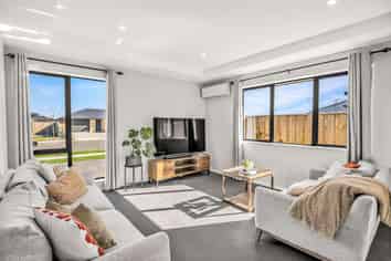 13 Nathaniel Archer Street, Ravenswood