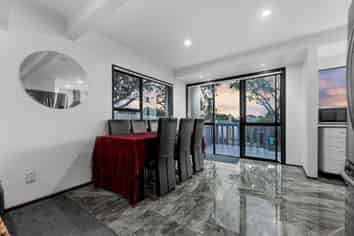 1/18 Frobisher Way, Clendon Park