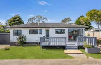 1/18 Frobisher Way, Clendon Park