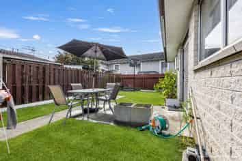 2/93 Riverbend Road, Onekawa