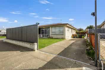 2/93 Riverbend Road, Onekawa