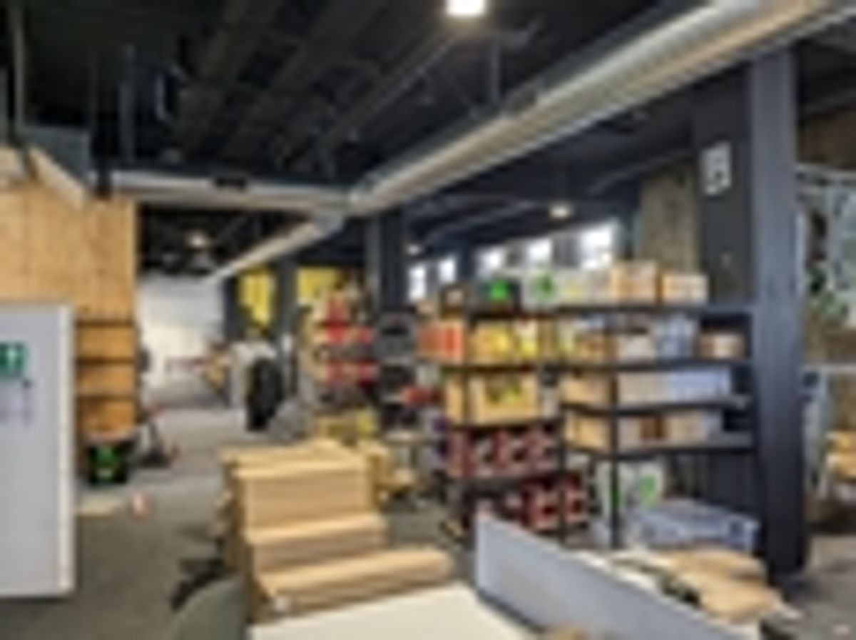 Funky Ground Floor Office/Studio Modest Rate - Vaade 3