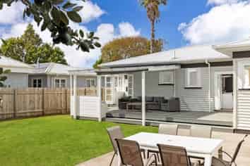 2 Sandspit Road, Waiuku