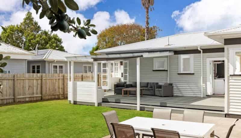 2 Sandspit Road, Waiuku