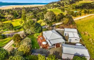 3 Signal Station Road, Pouto