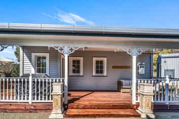 3 Signal Station Road, Pouto