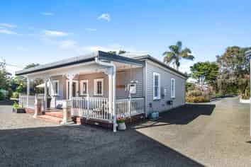 3 Signal Station Road, Pouto