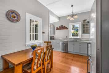 3 Signal Station Road, Pouto