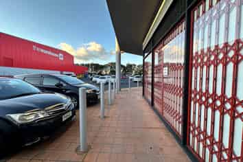 AMAZING RETAIL IN CENTRAL NEW LYNN
