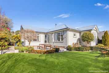 22 Queen Street, Westport