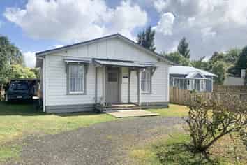 8 Christian Street , Dannevirke