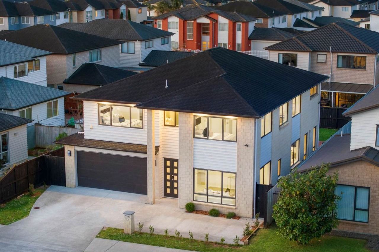 Luxurious 7BR Home, 4bathrm in Central Flat Bush - Ansicht 2