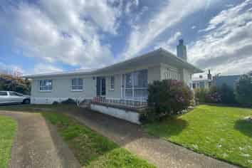 2 Paterson Avenue, Pukekohe