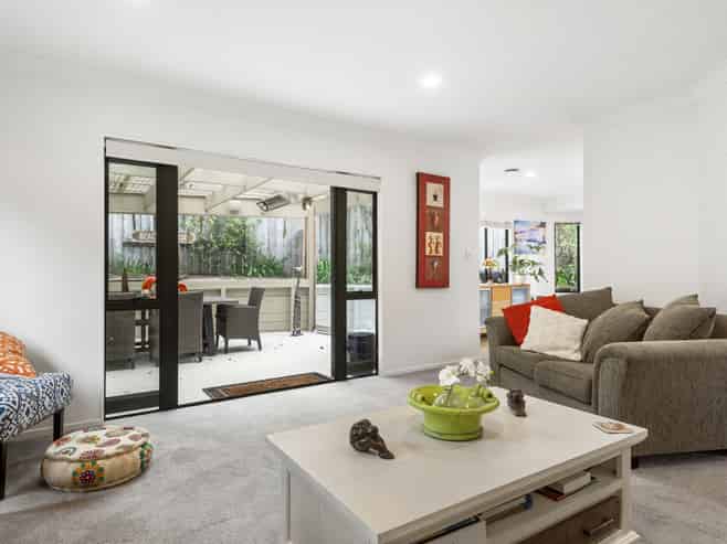 8B Bundoran Way, Pinehill