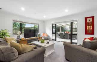 8B Bundoran Way, Pinehill