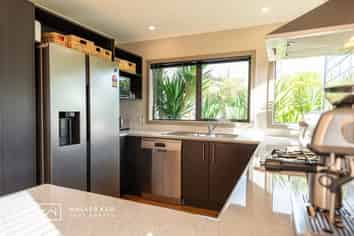 7 Percy Kinsman Crescent, Riverstone Terraces