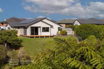 7 Percy Kinsman Crescent, Riverstone Terraces