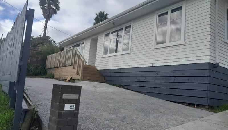 53A Sylvan Crescent, Te Atatu South