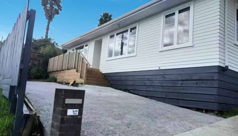 53A Sylvan Crescent, Te Atatu South