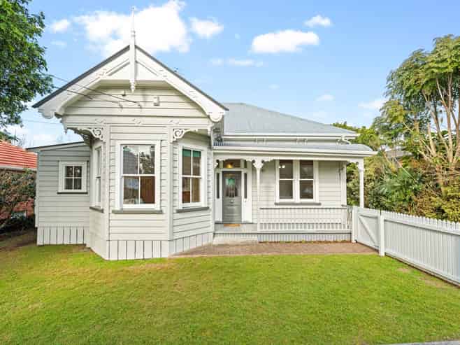 1/2 Arabi Street, Sandringham
