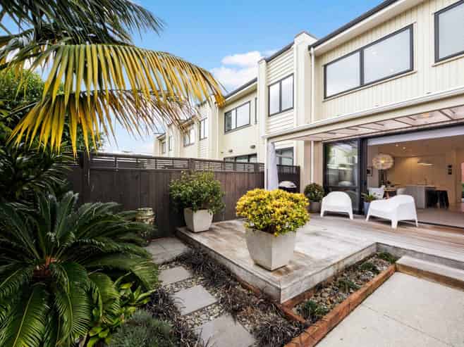 9 Kanuka Road, Hobsonville