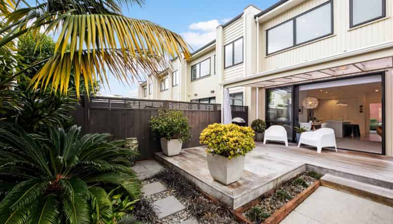 9 Kanuka Road, Hobsonville