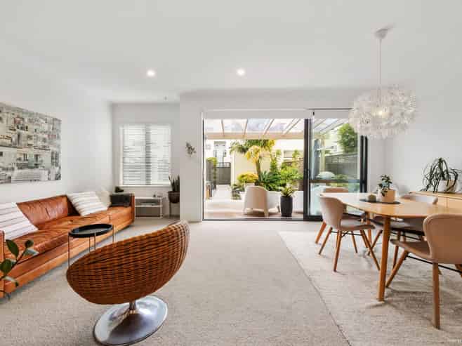 9 Kanuka Road, Hobsonville