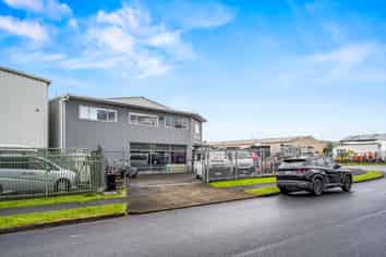 Corner Industrial Gem - Vacant, Dual Access, High Stud